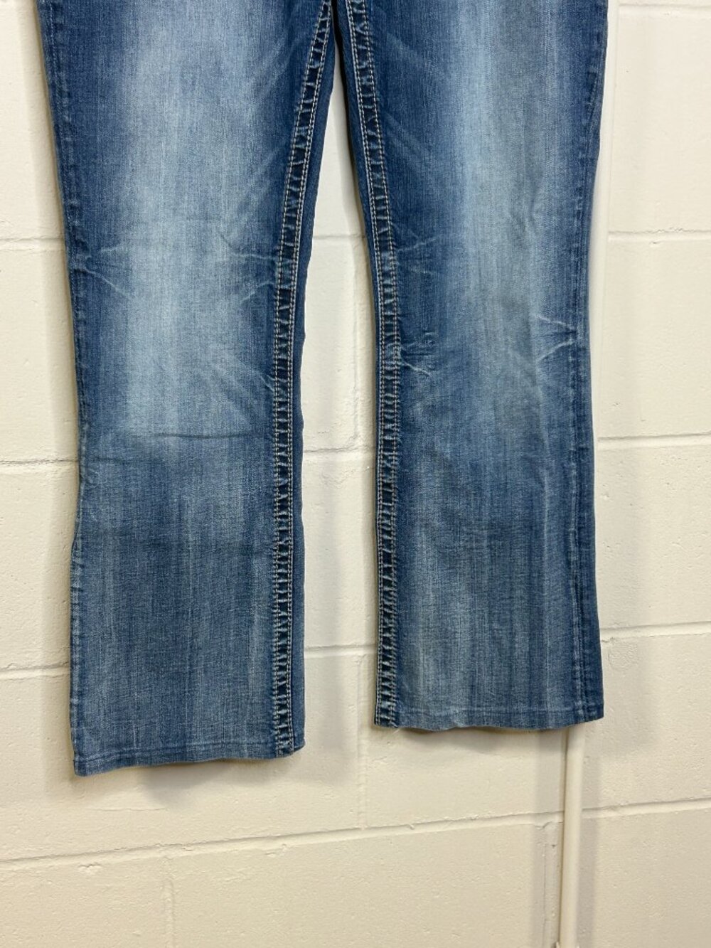 Miss Me Jeans Womens 32 Easy Boot Flap Pocket Aztec Embroidered Mid Rise y2K - Picture 4 of 9